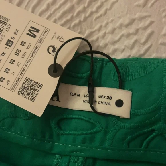 ZARA GREEN EYELET SHORTS - Picture 5 of 5